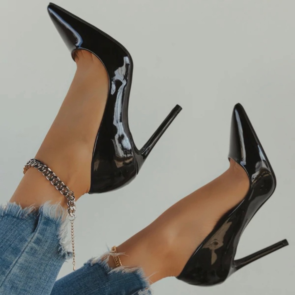 BNWT BLACK STILETTO PUMPS
